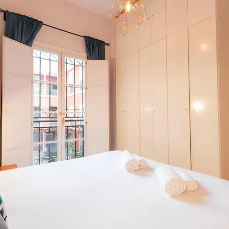 Wide With Terrace- 2bd 1bth- Santa Cruz Séville