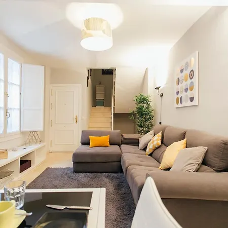 Apartment Wide With Terrace- 2bd 1bth- Santa Cruz