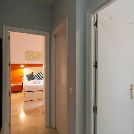 Wide With Terrace- 2bd 1bth- Santa Cruz Apartment Seville