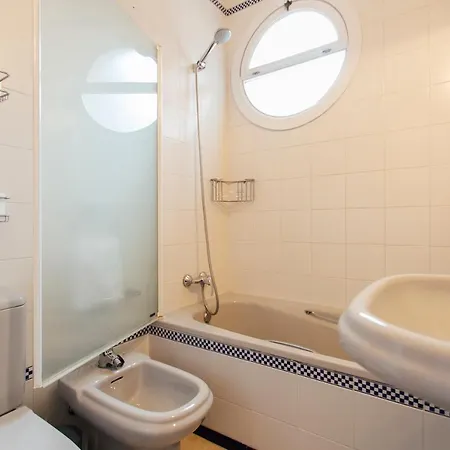 Apartment Wide With Terrace- 2bd 1bth- Santa Cruz *